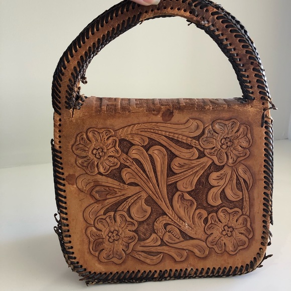 Hand tooled carved leather purse. Top handle. - Picture 2 of 4